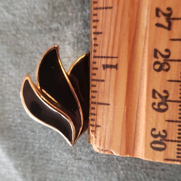 Vintage Black Enamel on Goldtone Pierced Earrings - Picture 4 of 4